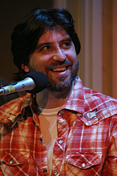 Dan Mess� on piano